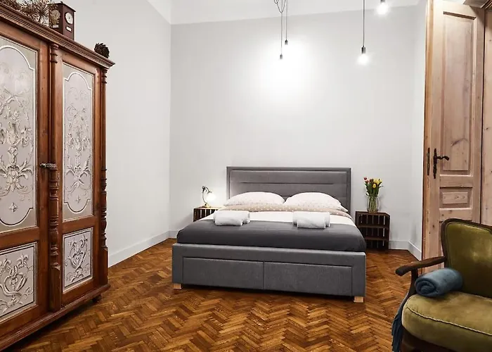 Househost Apartment: Jozefa Dietla 73/7