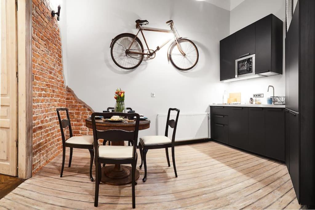 Househost Apartment: Jozefa Dietla 73/7 Cracovia